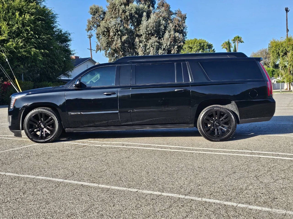 2015 Cadillac Escalade 4th Gen - Image 4 of 31