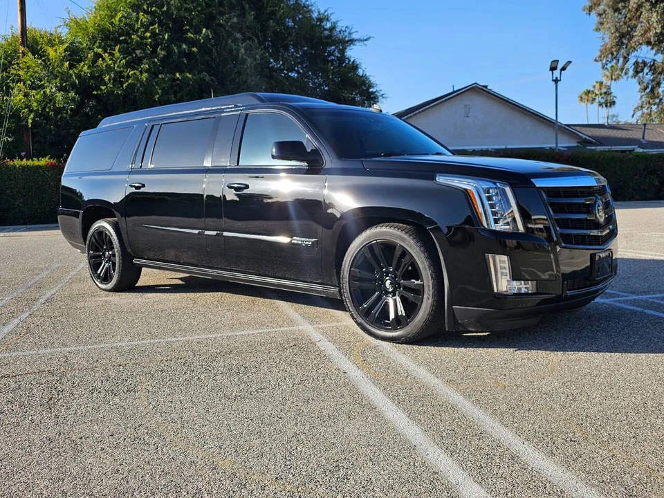 2015 Cadillac Escalade 4th Gen - Image 13 of 31