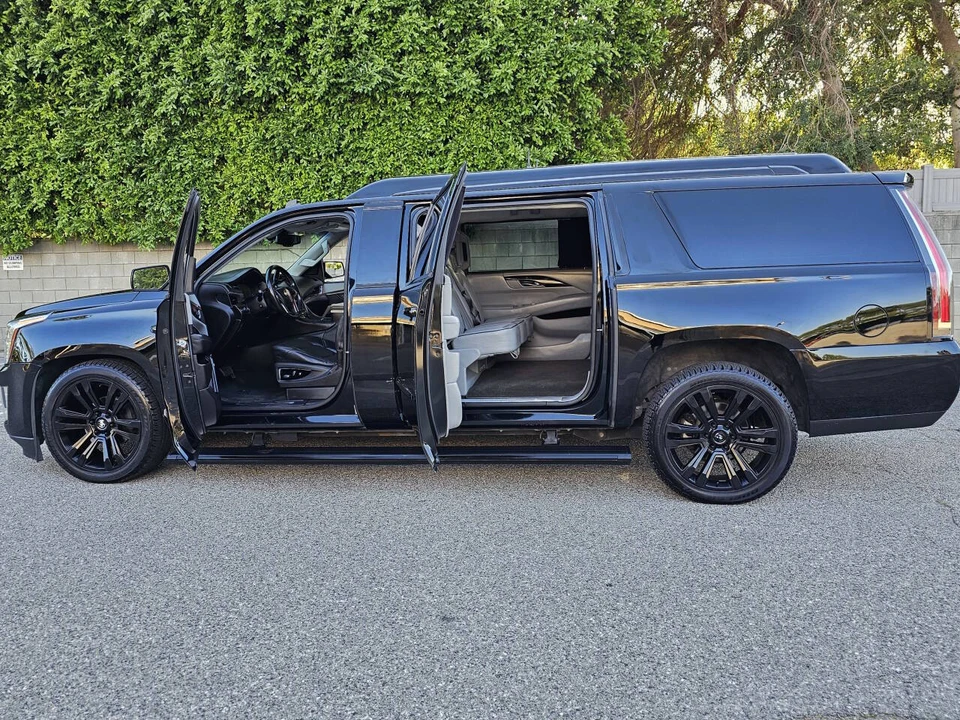 2015 Cadillac Escalade 4th Gen - Image 22 of 31