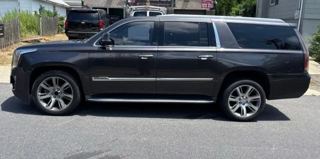 2015 Cadillac Escalade 4th Gen - Image 8 of 17