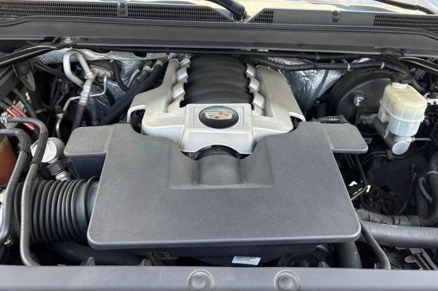 2015 Cadillac Escalade 4th Gen - Image 16 of 17
