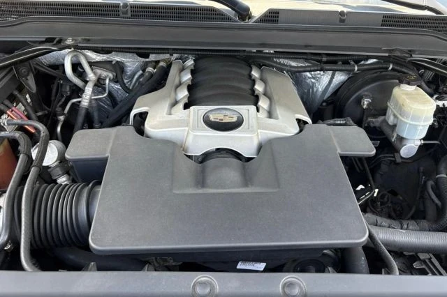 2015 Cadillac Escalade 4th Gen - Image 16 of 17