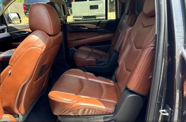2015 Cadillac Escalade 4th Gen - Image 14 of 17