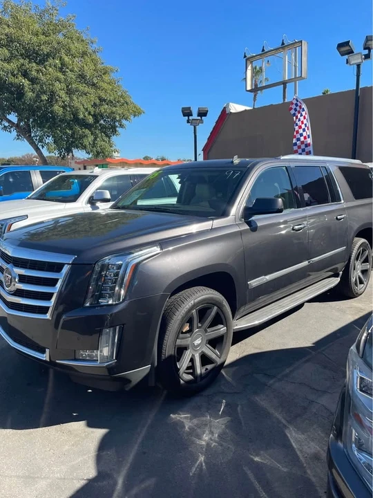 2015 Cadillac Escalade 4th Gen - Image 3 of 3
