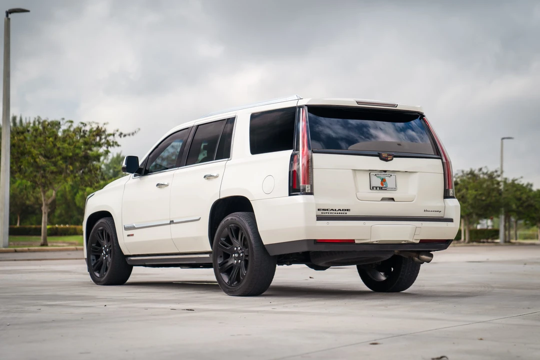 2015 Cadillac Escalade 4th Gen - Image 4 of 31