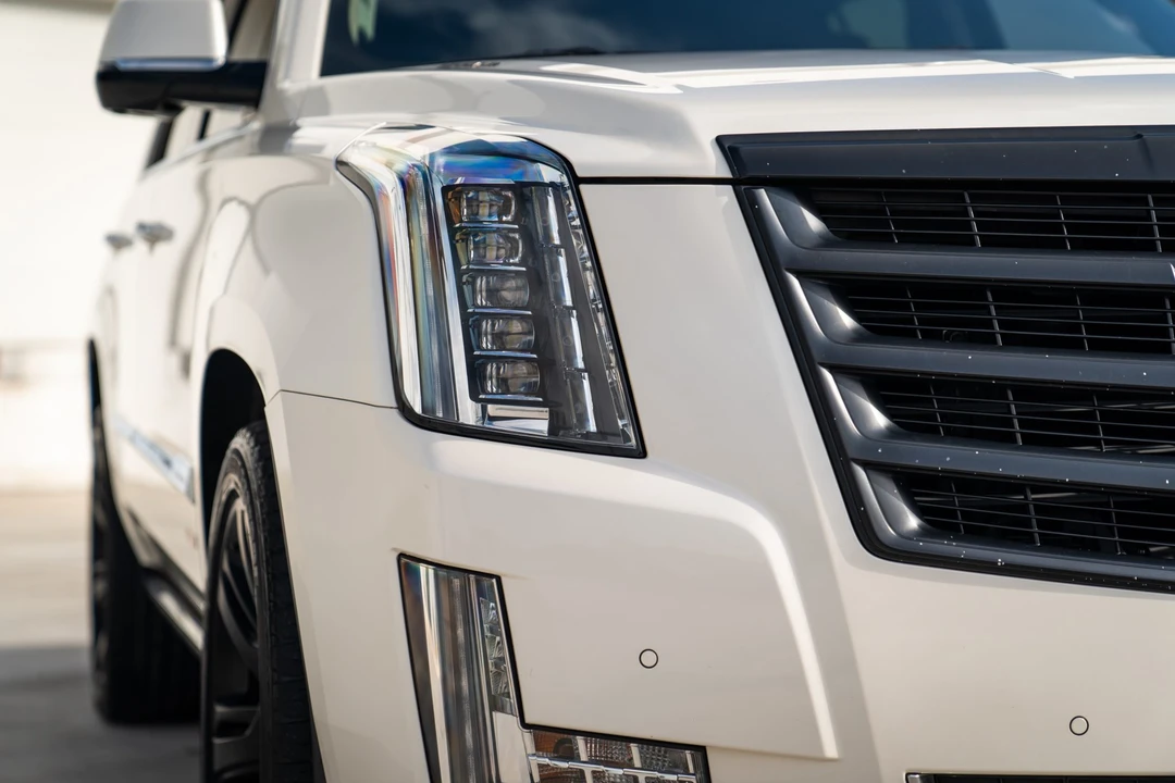 2015 Cadillac Escalade 4th Gen - Image 14 of 31