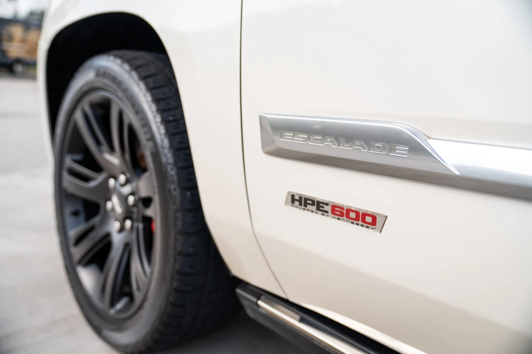 2015 Cadillac Escalade 4th Gen - Image 20 of 31