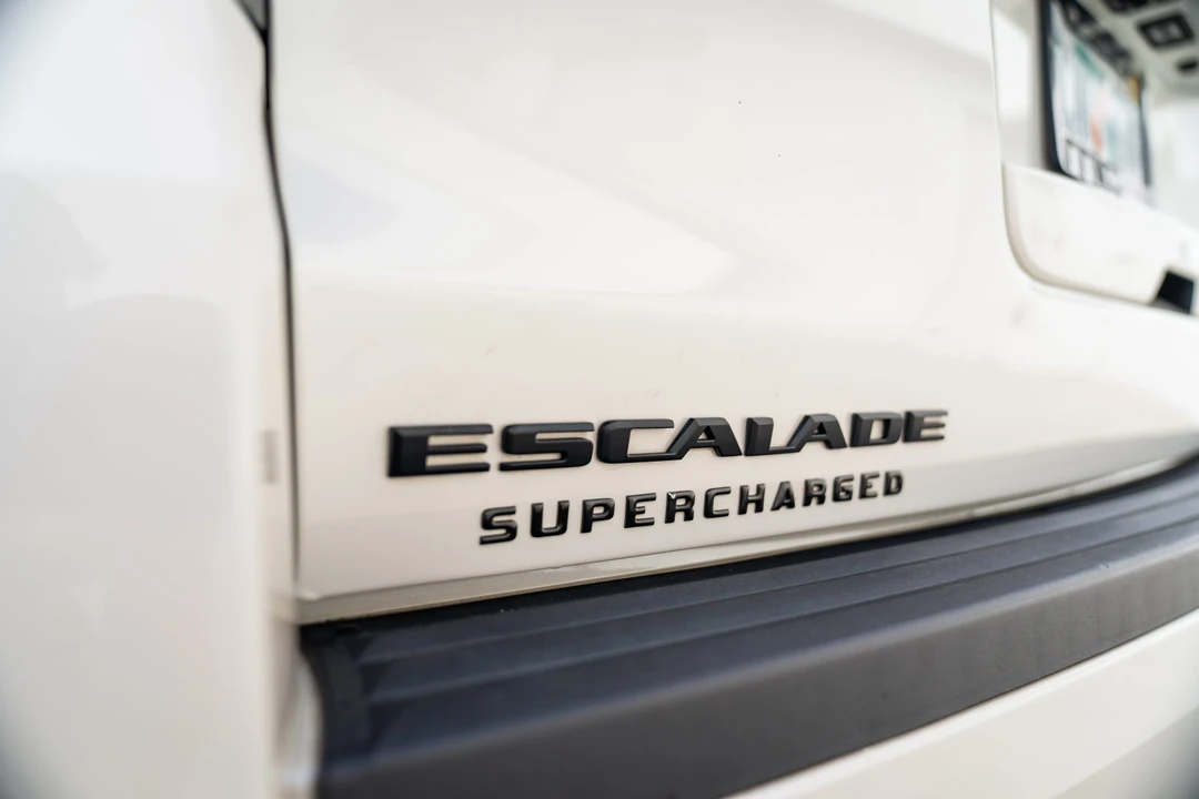 2015 Cadillac Escalade 4th Gen - Image 21 of 31