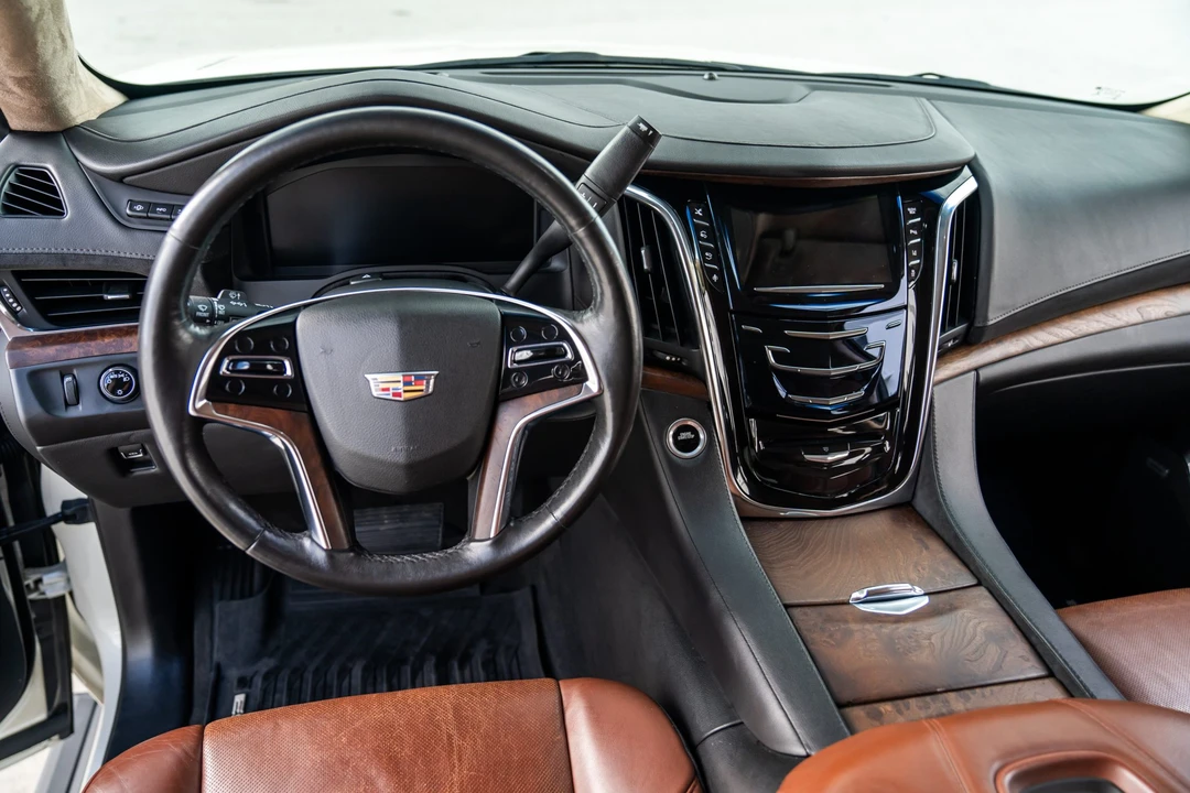 2015 Cadillac Escalade 4th Gen - Image 30 of 31