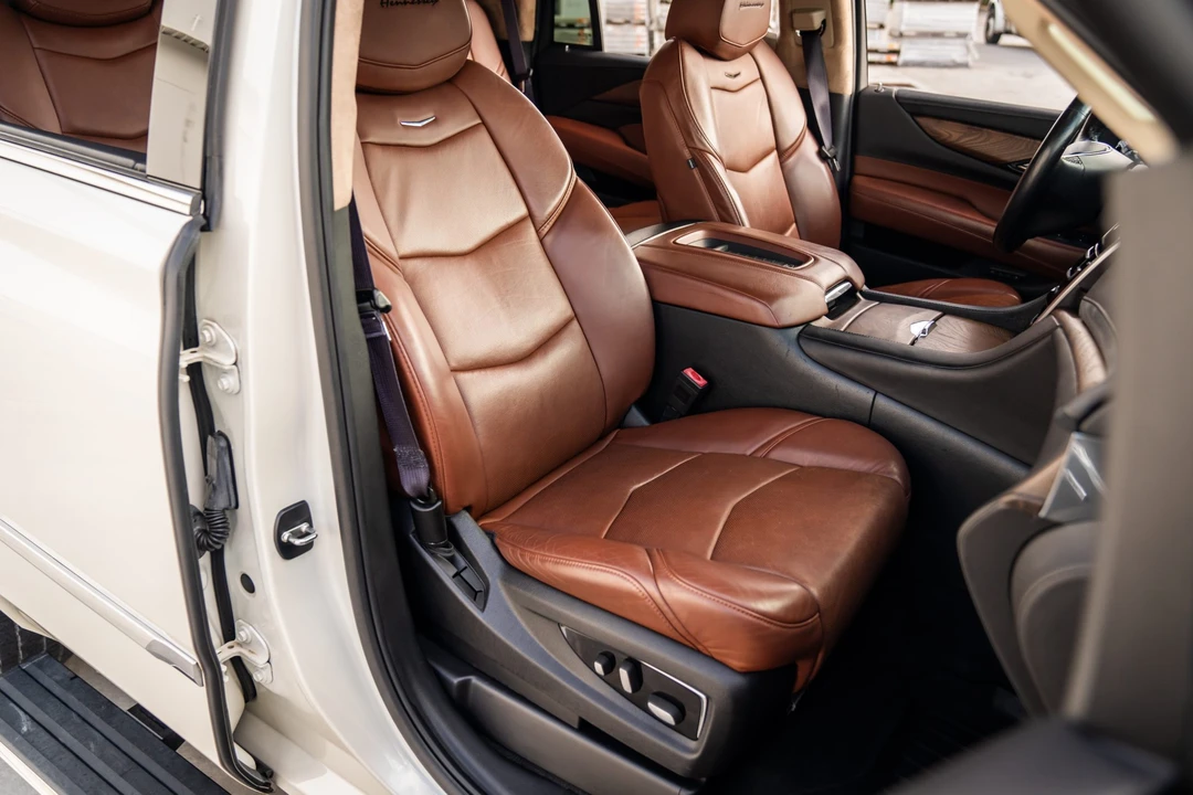 2015 Cadillac Escalade 4th Gen - Image 29 of 31