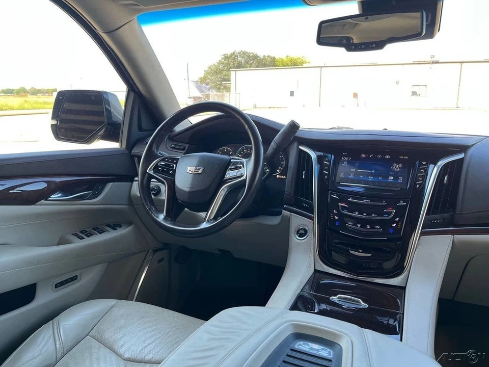 2015 Cadillac Escalade 4th Gen - Image 18 of 21