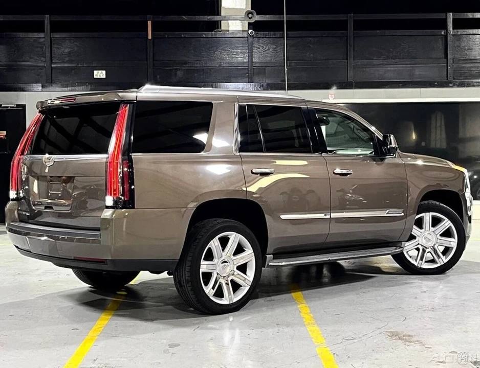2015 Cadillac Escalade 4th Gen - Image 11 of 21