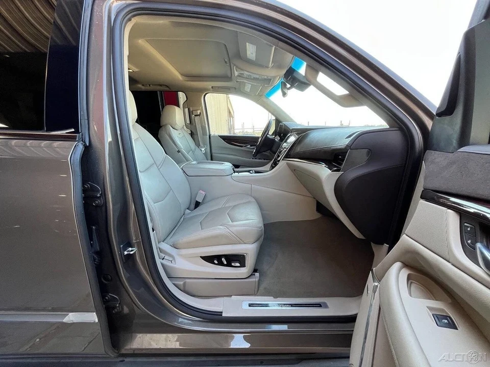 2015 Cadillac Escalade 4th Gen - Image 14 of 21