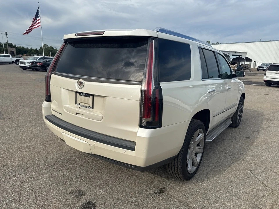 2015 Cadillac Escalade 4th Gen - Image 3 of 7