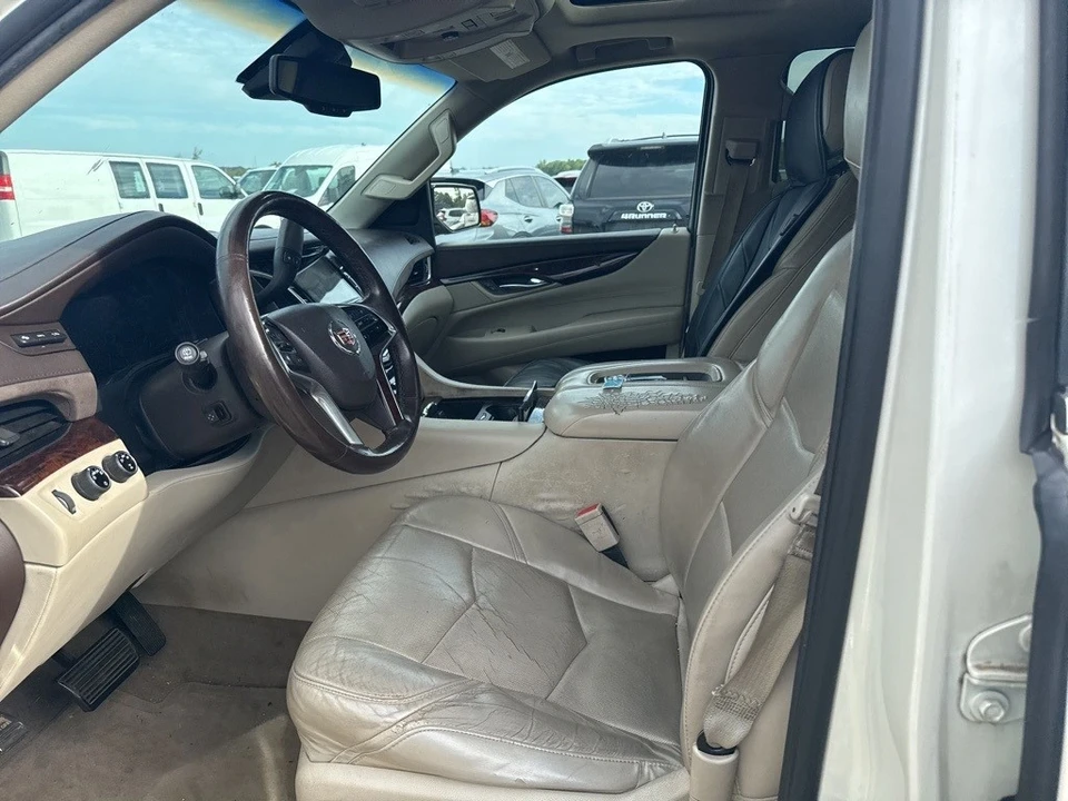 2015 Cadillac Escalade 4th Gen - Image 5 of 7