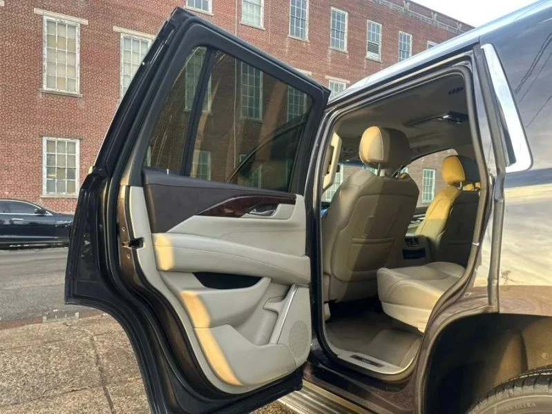2015 Cadillac Escalade 4th Gen - Image 10 of 12