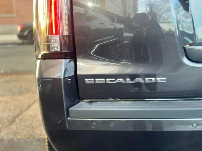 2015 Cadillac Escalade 4th Gen - Image 8 of 12