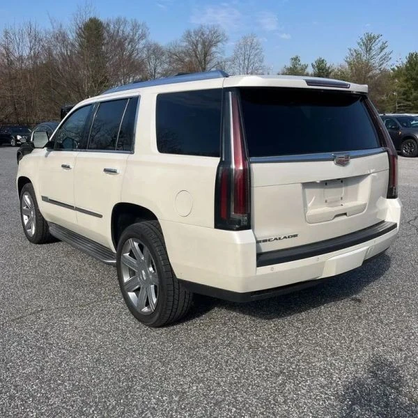 2015 Cadillac Escalade 4th Gen - Image 5 of 12