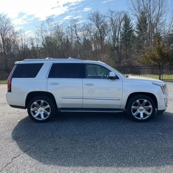 2015 Cadillac Escalade 4th Gen - Image 10 of 12