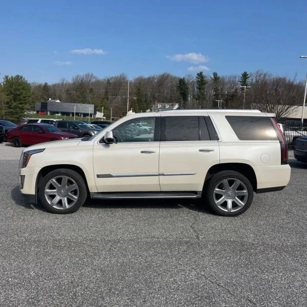2015 Cadillac Escalade 4th Gen - Image 3 of 12