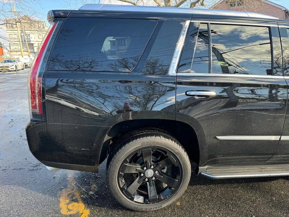 2015 Cadillac Escalade 4th Gen - Image 23 of 31