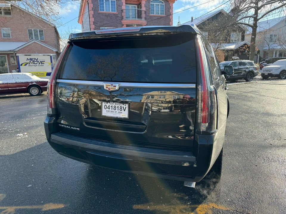 2015 Cadillac Escalade 4th Gen - Image 10 of 31