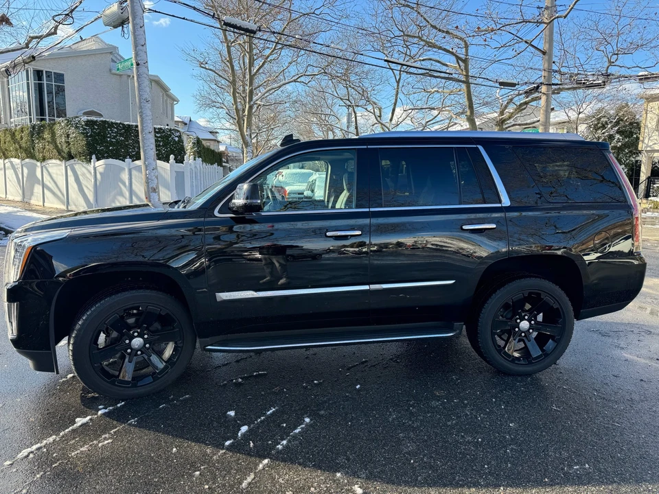 2015 Cadillac Escalade 4th Gen - Image 2 of 31