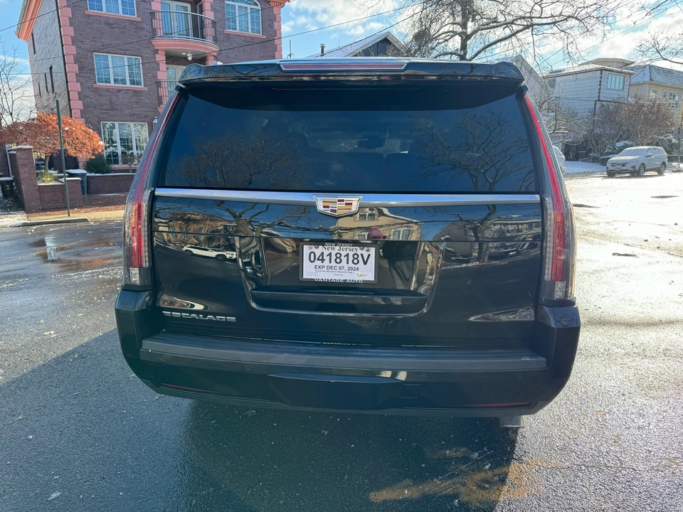 2015 Cadillac Escalade 4th Gen - Image 9 of 31