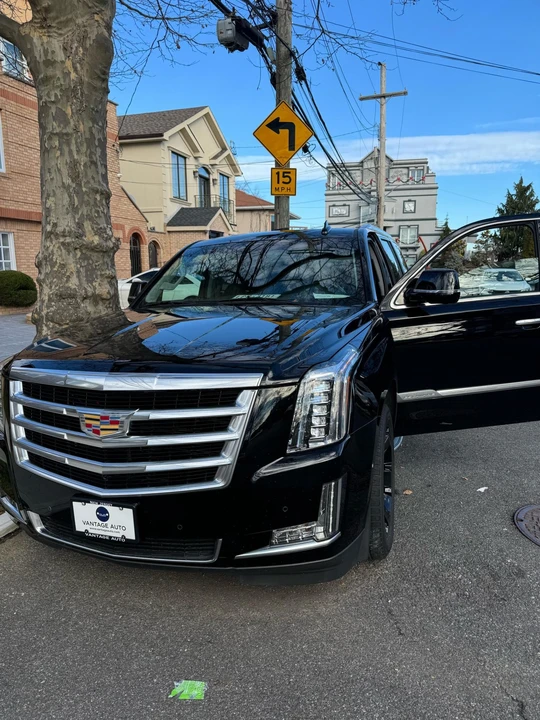 2015 Cadillac Escalade 4th Gen - Image 18 of 31