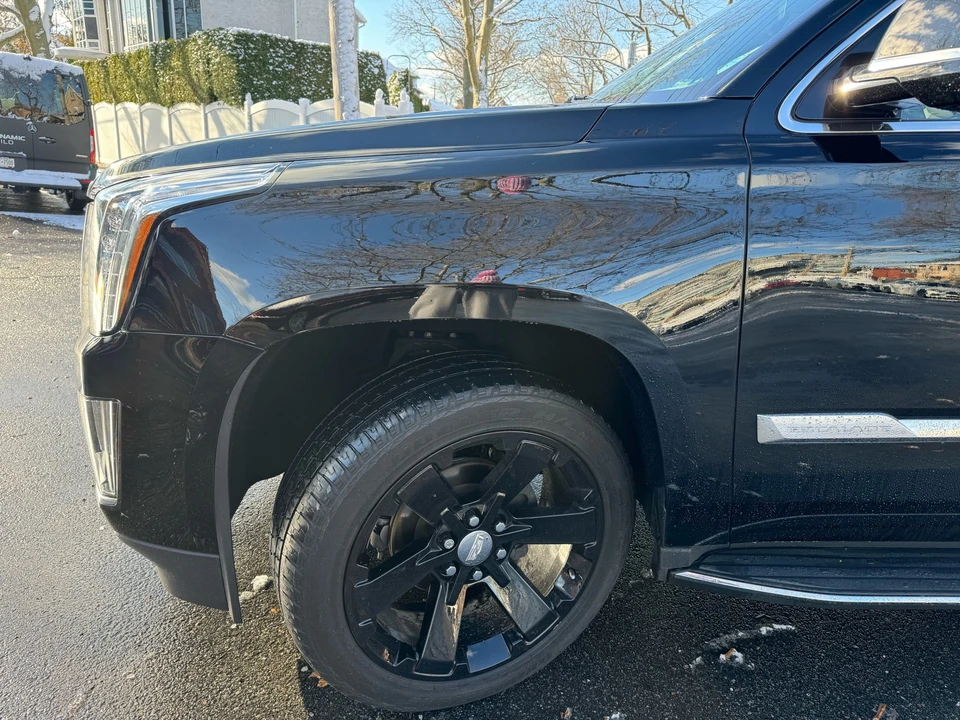 2015 Cadillac Escalade 4th Gen - Image 19 of 31