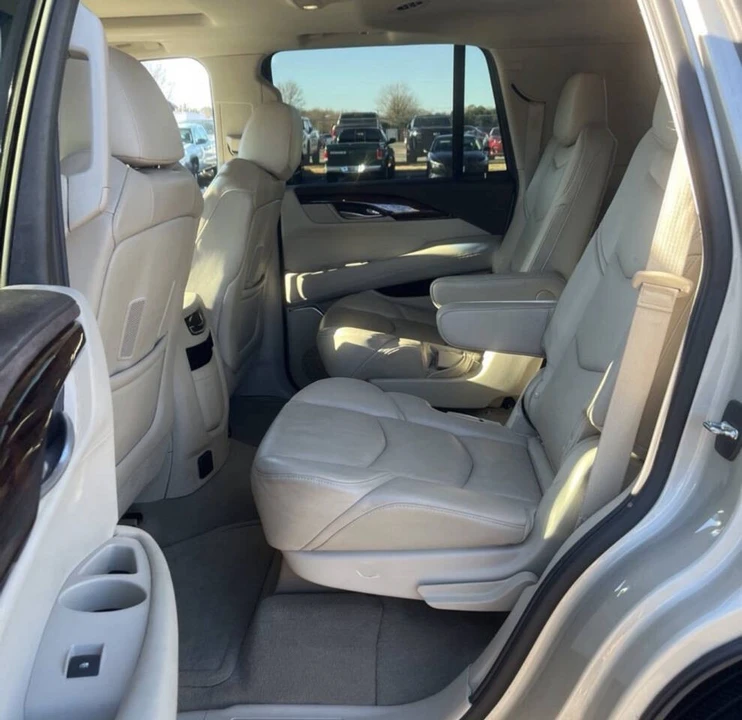 2015 Cadillac Escalade 4th Gen - Image 7 of 12