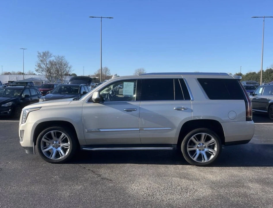2015 Cadillac Escalade 4th Gen - Image 2 of 12