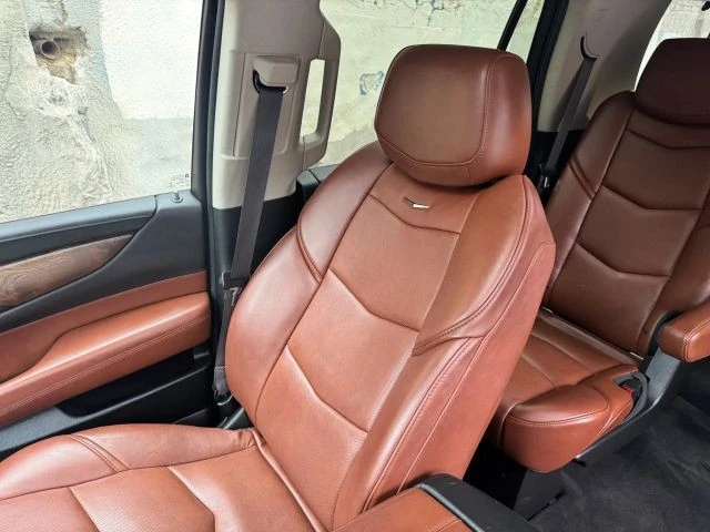2015 Cadillac Escalade 4th Gen - Image 18 of 21