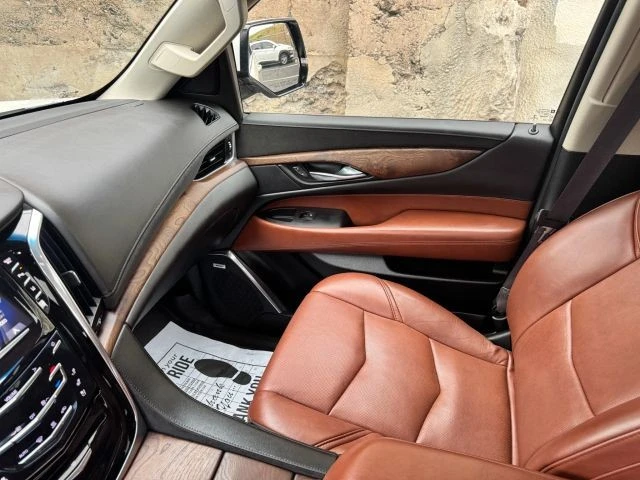 2015 Cadillac Escalade 4th Gen - Image 19 of 21