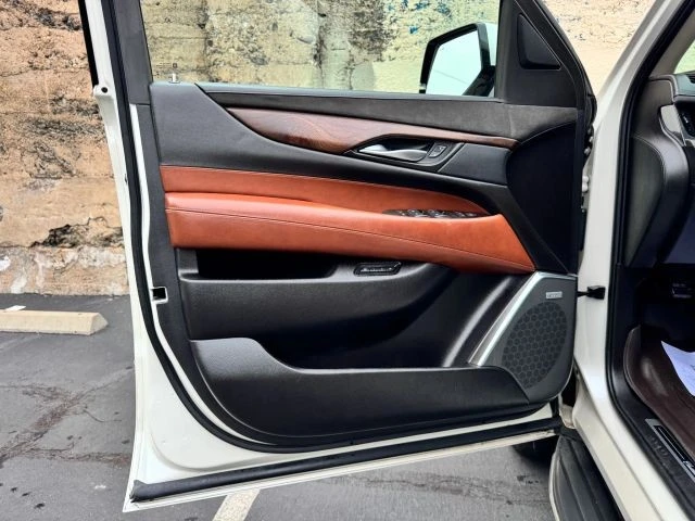 2015 Cadillac Escalade 4th Gen - Image 10 of 21