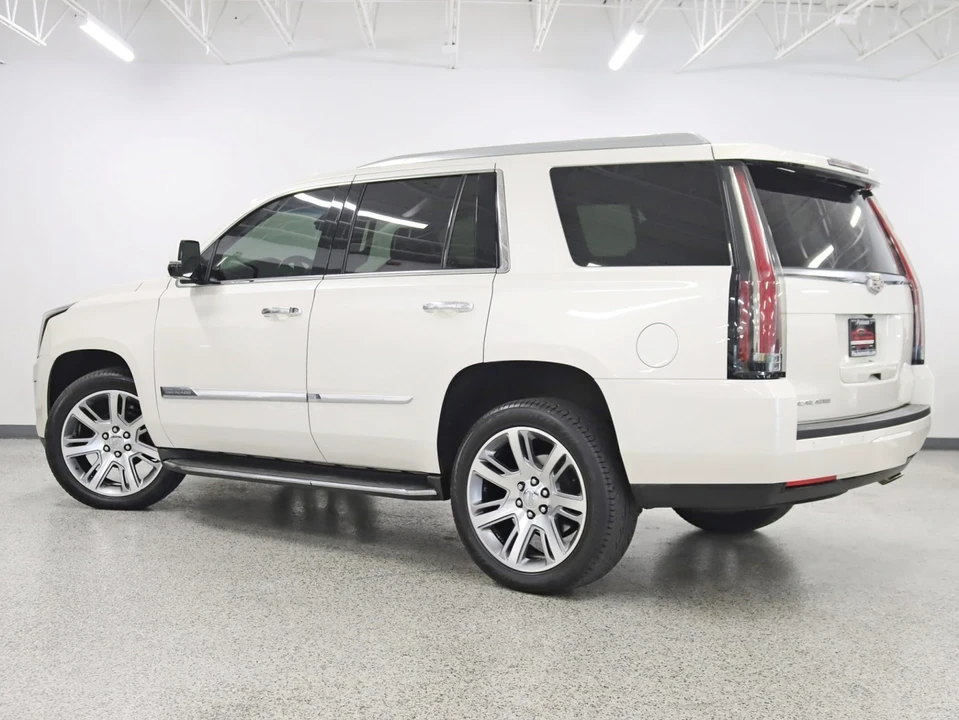 2015 Cadillac Escalade 4th Gen - Image 9 of 12