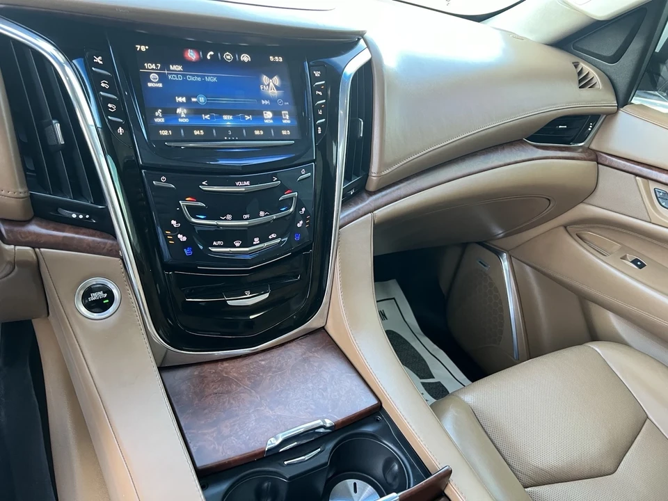 2015 Cadillac Escalade 4th Gen - Image 17 of 20