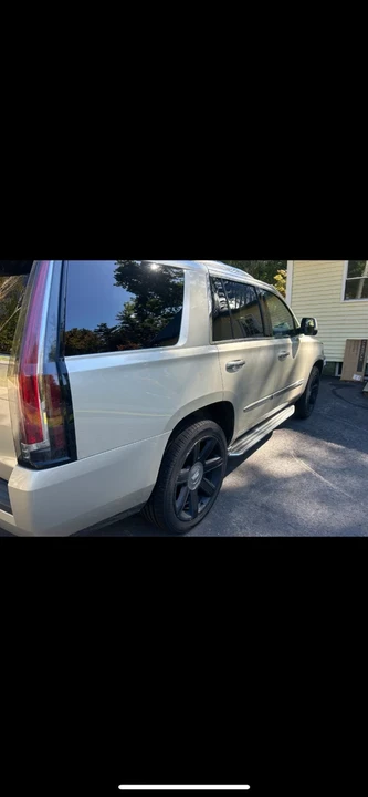 2015 Cadillac Escalade 4th Gen - Image 2 of 8