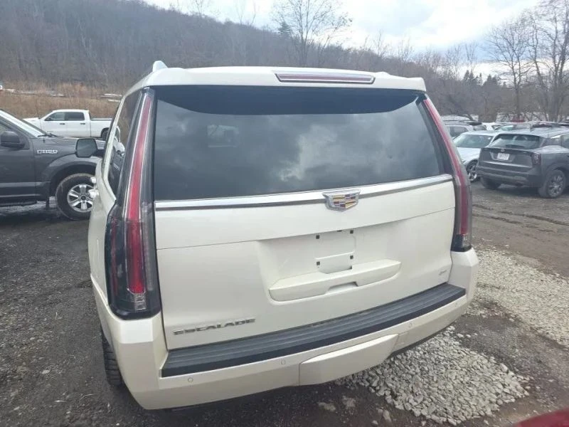 2015 Cadillac Escalade 4th Gen - Image 5 of 12
