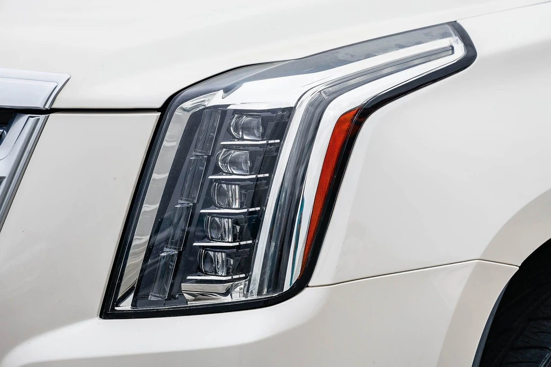2015 Cadillac Escalade 4th Gen - Image 7 of 12