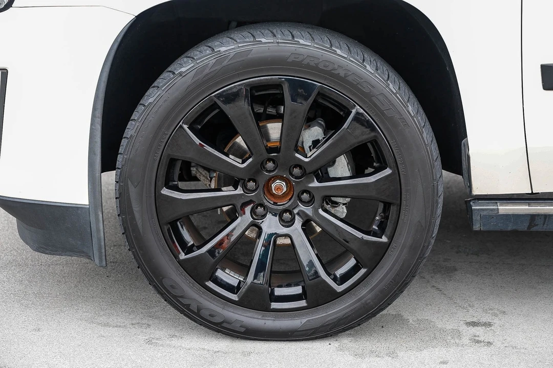 2015 Cadillac Escalade 4th Gen - Image 9 of 12