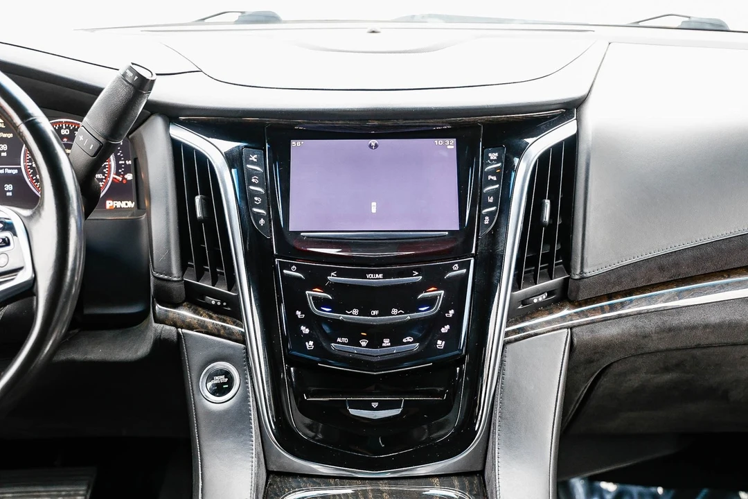 2015 Cadillac Escalade 4th Gen - Image 11 of 12