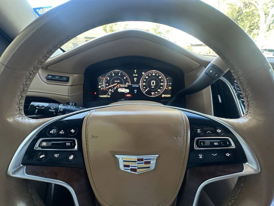 2015 Cadillac Escalade 4th Gen - Image 18 of 21