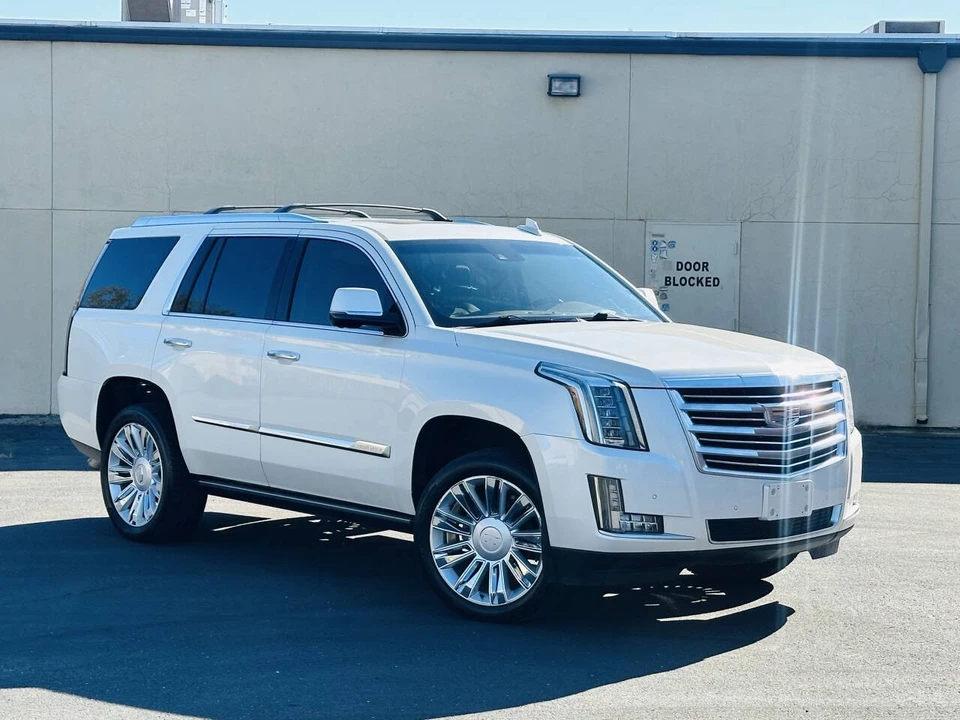 2015 Cadillac Escalade 4th Gen - Image 2 of 21