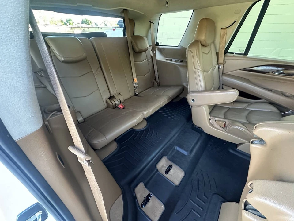2015 Cadillac Escalade 4th Gen - Image 15 of 21