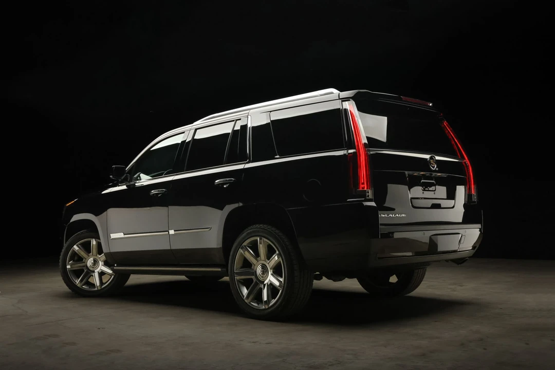 2015 Cadillac Escalade 4th Gen - Image 29 of 31
