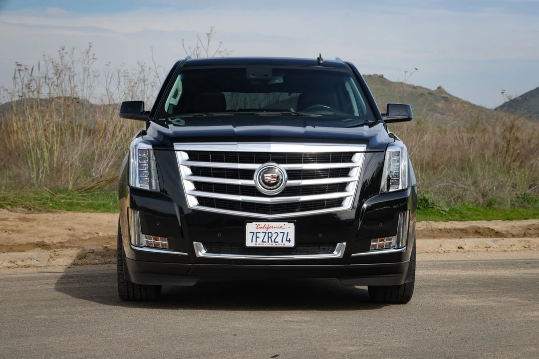 2015 Cadillac Escalade 4th Gen - Image 18 of 31