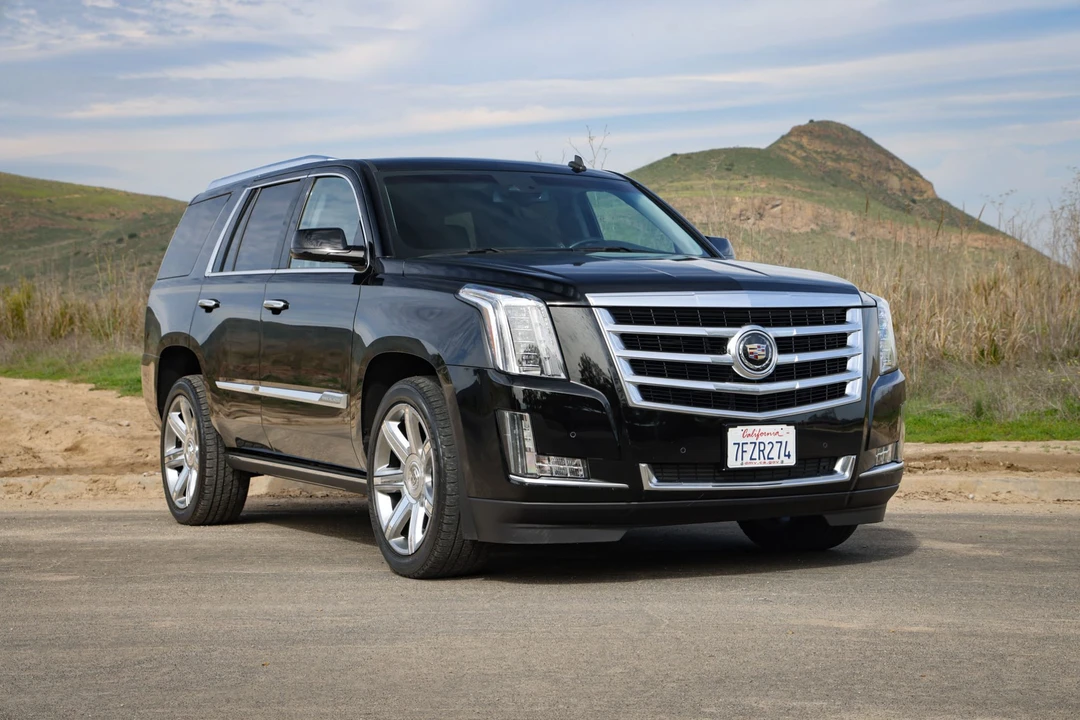 2015 Cadillac Escalade 4th Gen - Image 14 of 31