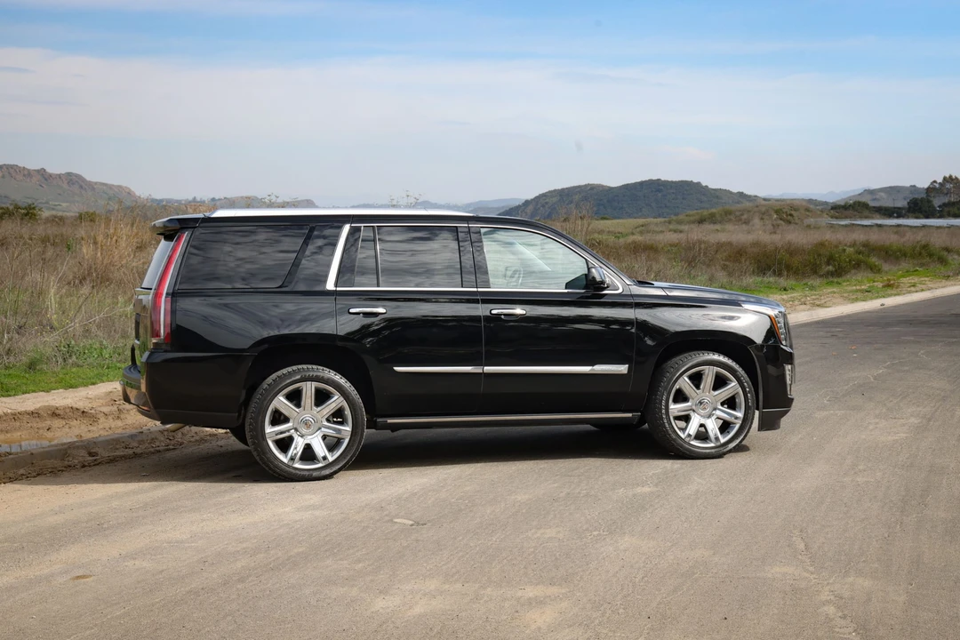 2015 Cadillac Escalade 4th Gen - Image 11 of 31