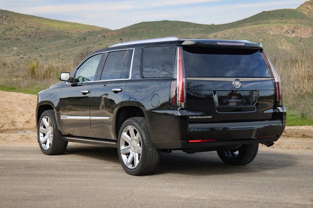 2015 Cadillac Escalade 4th Gen - Image 9 of 31